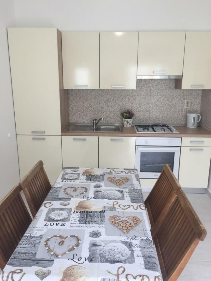 Apartmani Roko Drvenik (Split-Dalmatia) Exterior foto