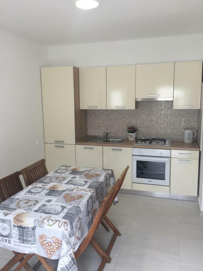 Apartmani Roko Drvenik (Split-Dalmatia) Exterior foto